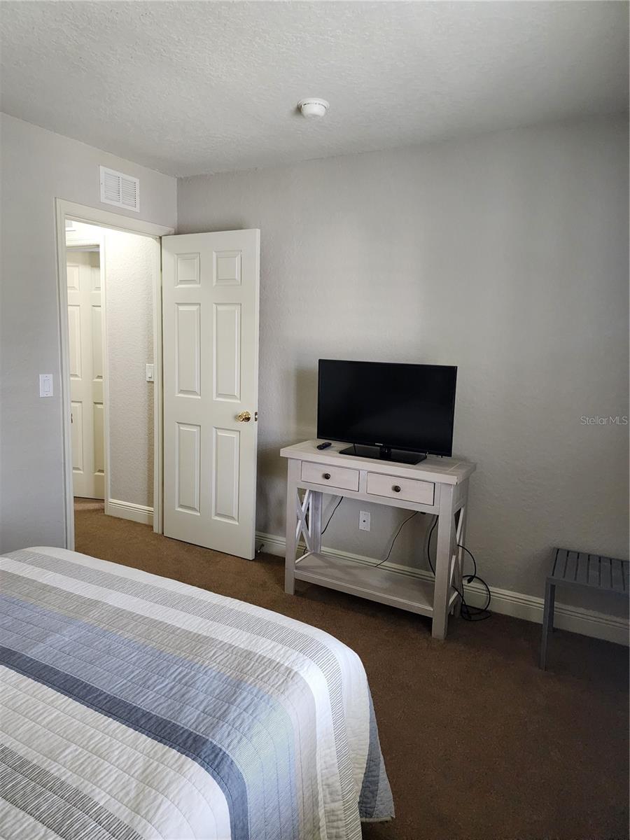 Image 18 of 76 For 3500 Calabria Avenue