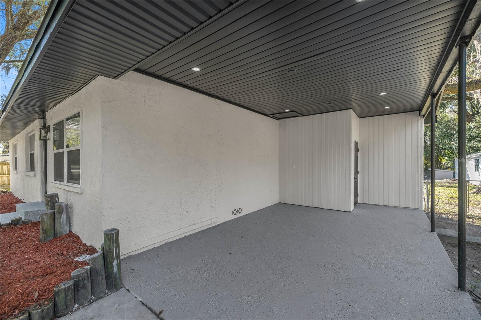 Image 20 of 24 For 11572 60th Avenue