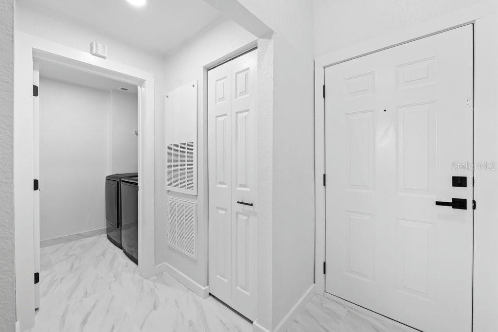 Image 11 of 34 For 13810 Sutton Park Drive N 1139