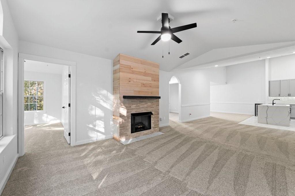 Image 17 of 34 For 13810 Sutton Park Drive N 1139