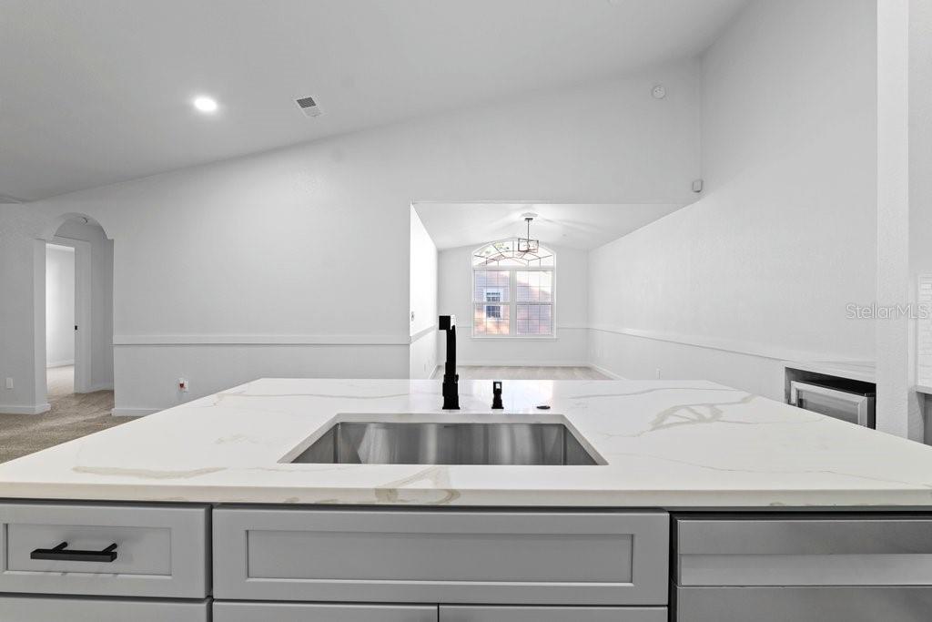 Image 7 of 34 For 13810 Sutton Park Drive N 1139