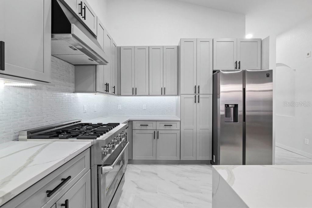Image 9 of 34 For 13810 Sutton Park Drive N 1139