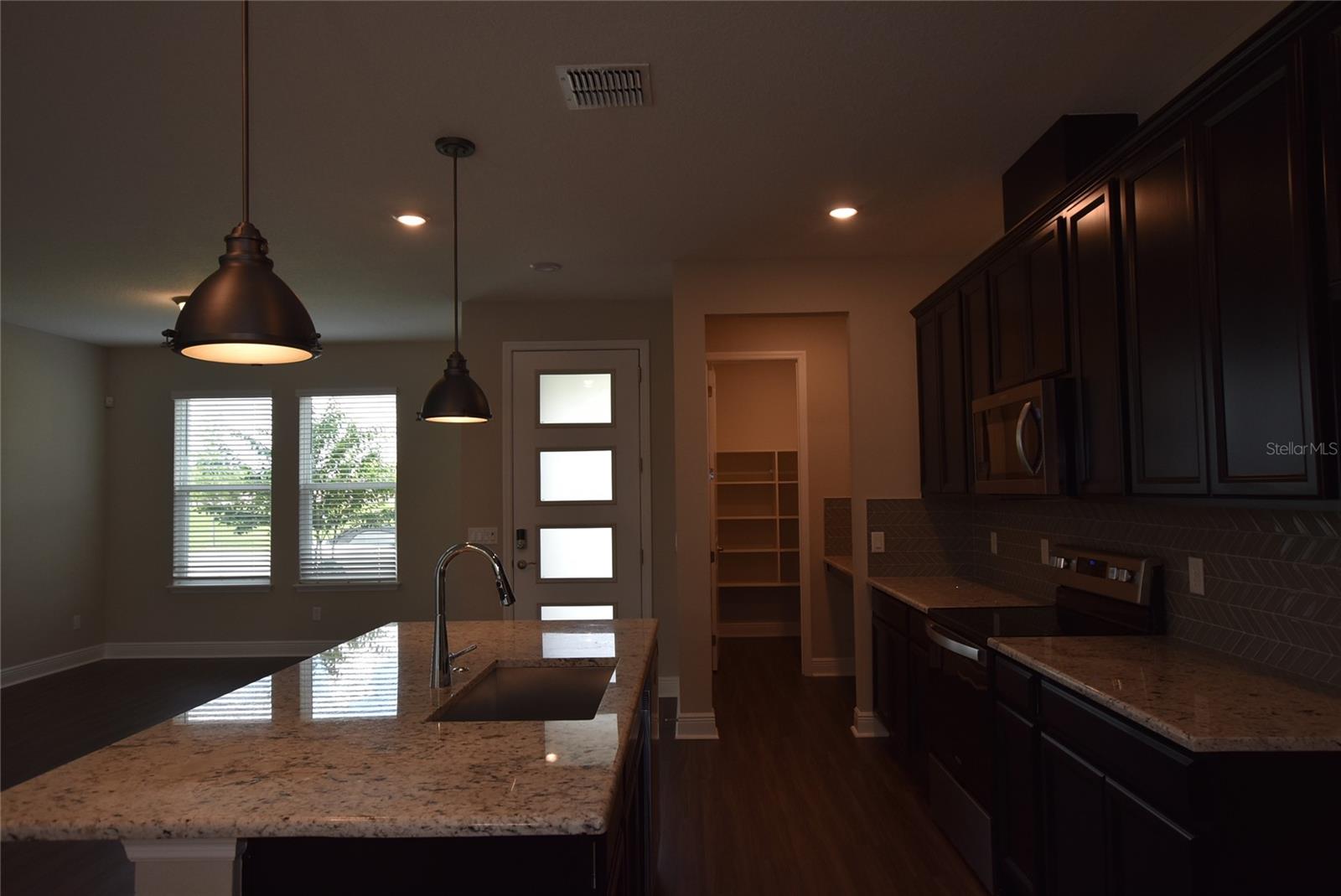 Image 3 of 27 For 7067 Carrickbend Lane