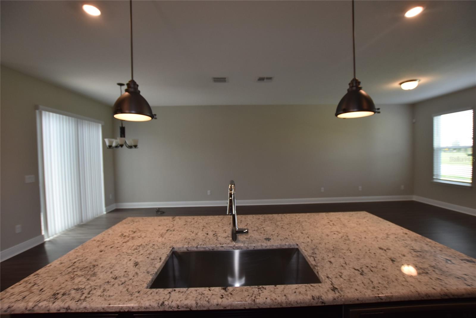 Image 5 of 27 For 7067 Carrickbend Lane