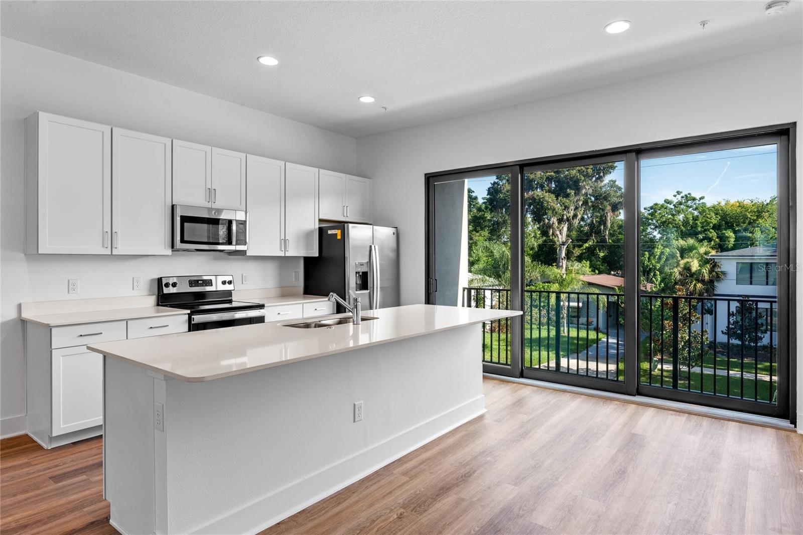 Image 10 of 30 For 42 Harding Street E