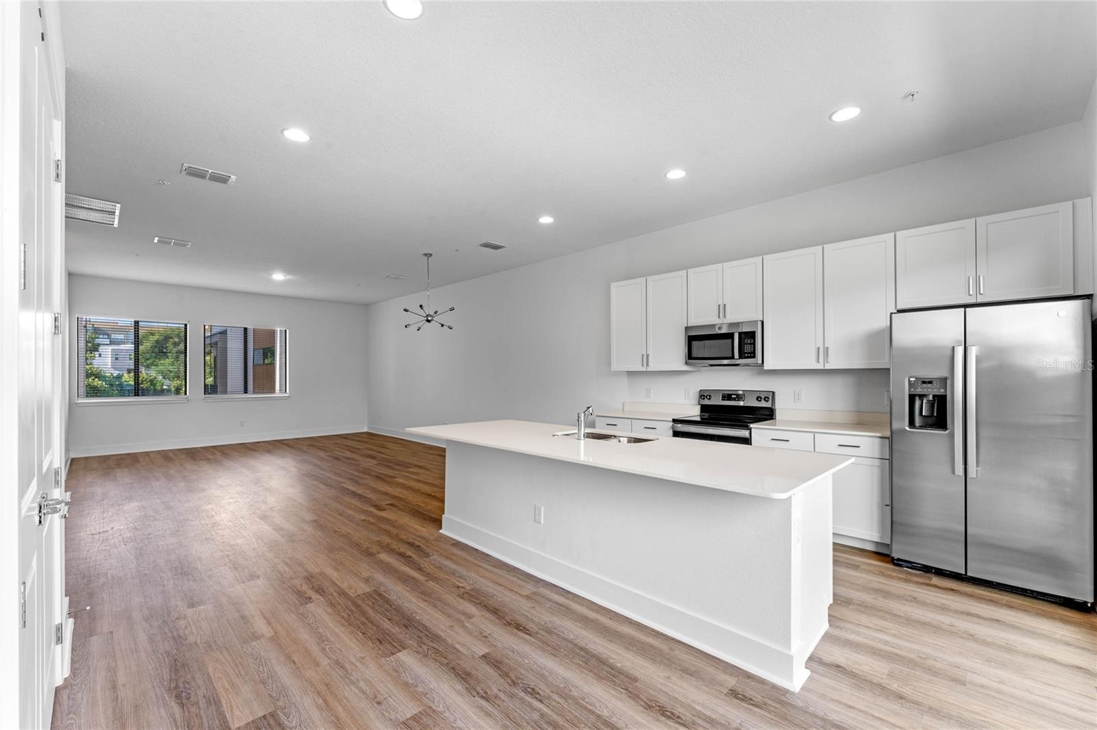 Image 13 of 30 For 42 Harding Street E