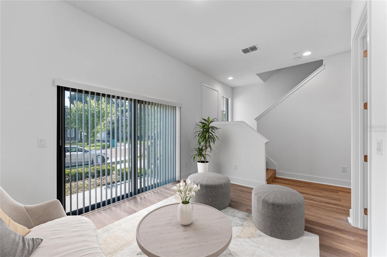 Image 7 of 30 For 42 Harding Street E