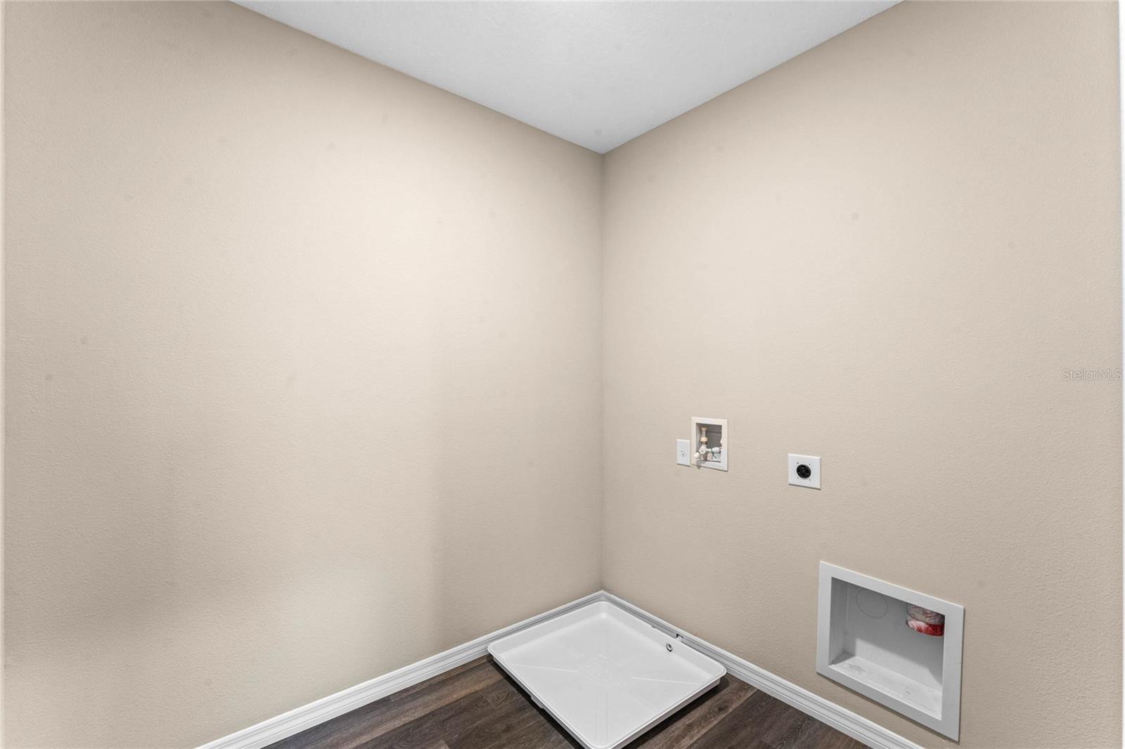 Image 22 of 37 For 3445 Briarwood Grove Drive