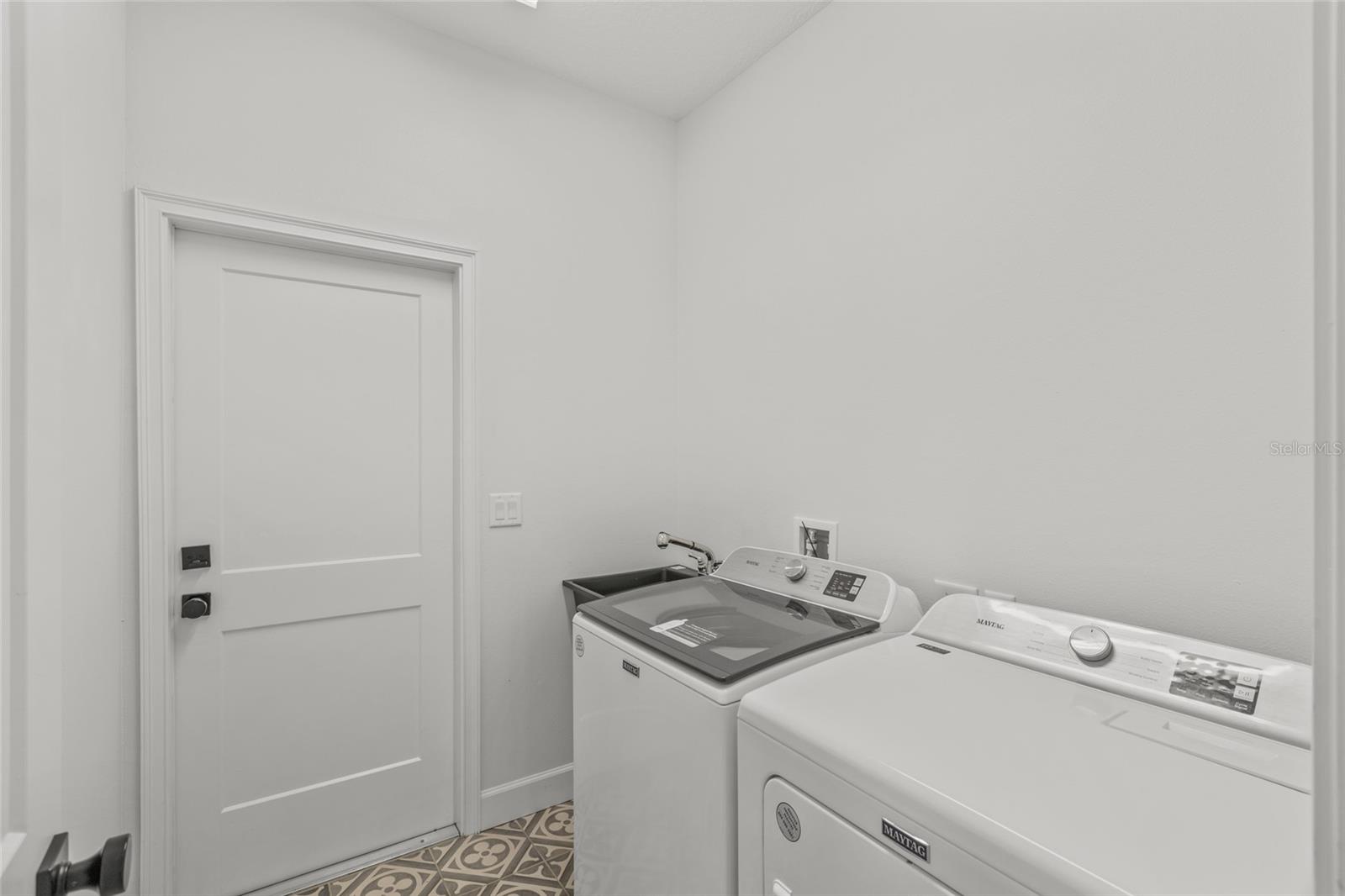 Image 17 of 19 For 1002 Farmstead Street
