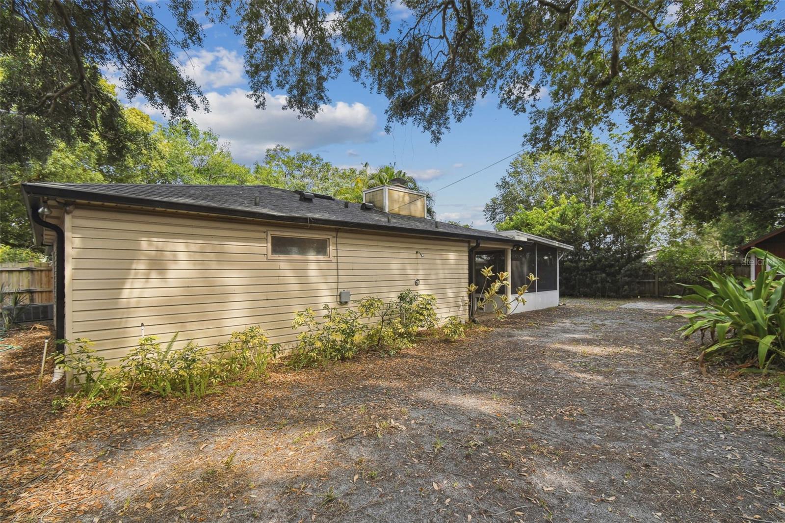 Image 32 of 35 For 3520 Westmoreland Drive