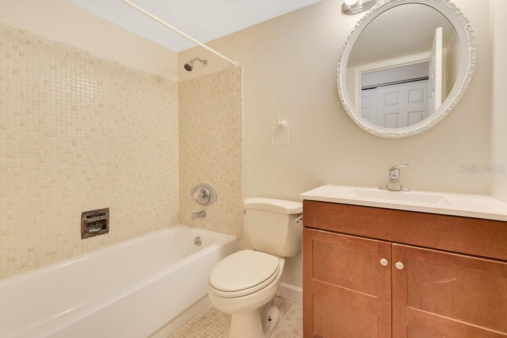 Image 10 of 20 For 419 Sheoah Boulevard 27