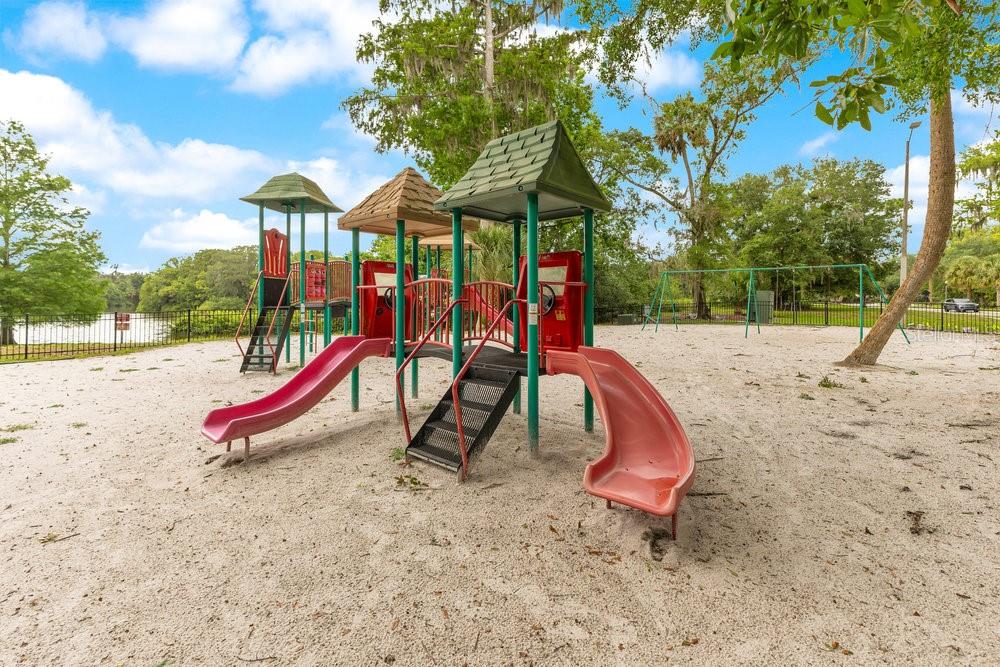 Image 17 of 20 For 419 Sheoah Boulevard 27