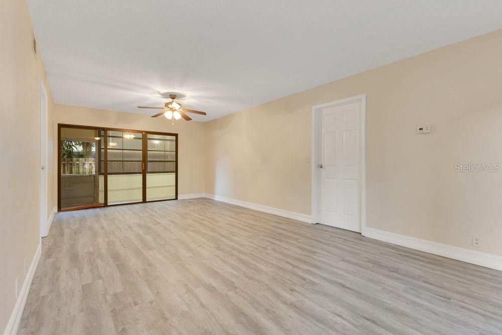 Image 4 of 20 For 419 Sheoah Boulevard 27