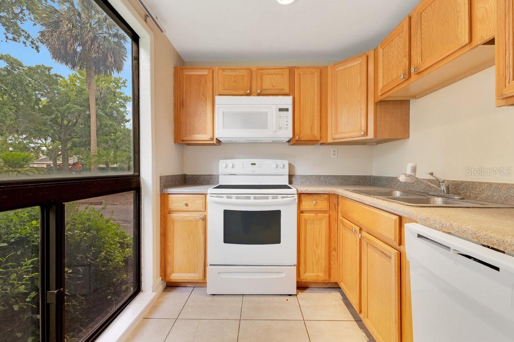Image 5 of 20 For 419 Sheoah Boulevard 27