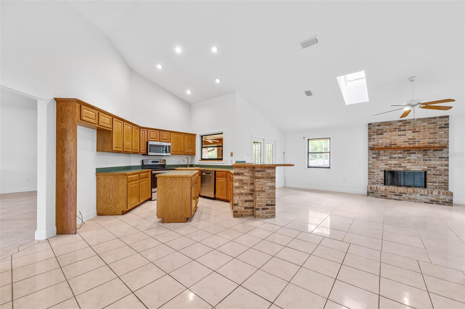 Image 18 of 39 For 4206 Hield Road Nw