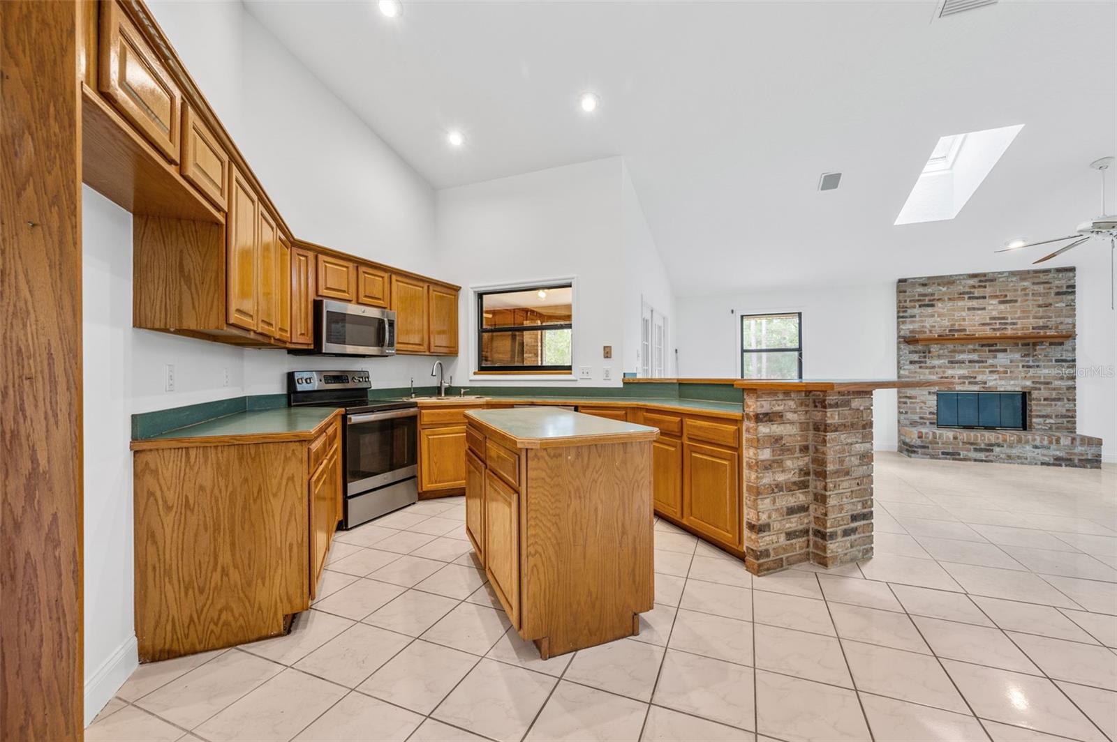 Image 19 of 39 For 4206 Hield Road Nw