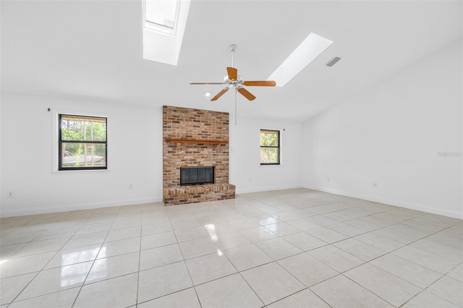 Image 24 of 39 For 4206 Hield Road Nw