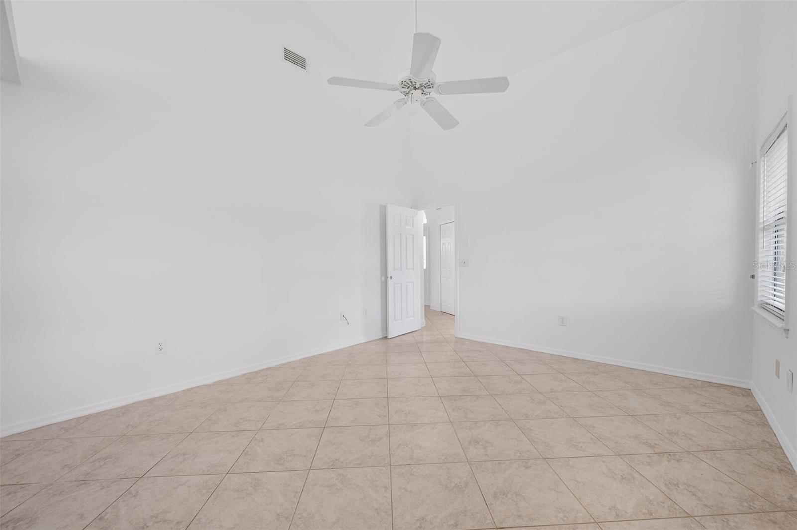 Image 32 of 39 For 4206 Hield Road Nw