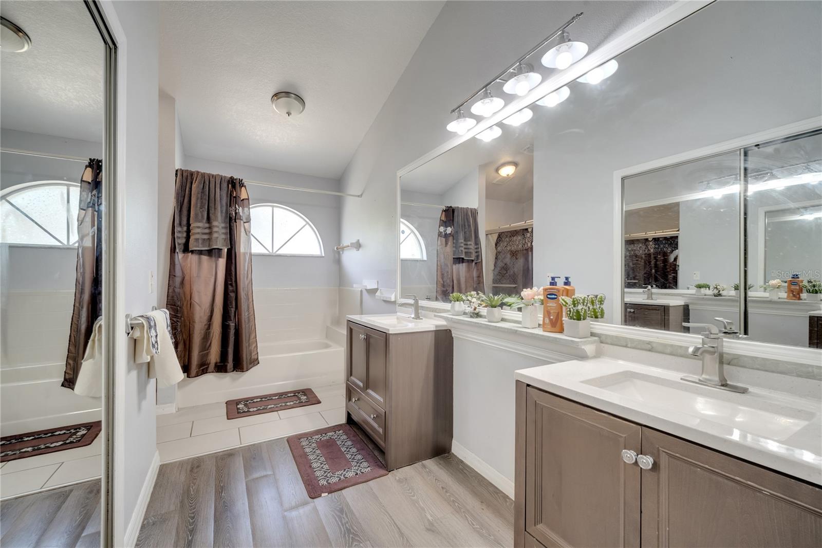 Image 11 of 20 For 6017 Brookhill Court
