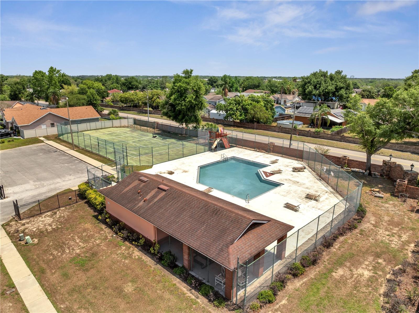Image 17 of 20 For 6017 Brookhill Court