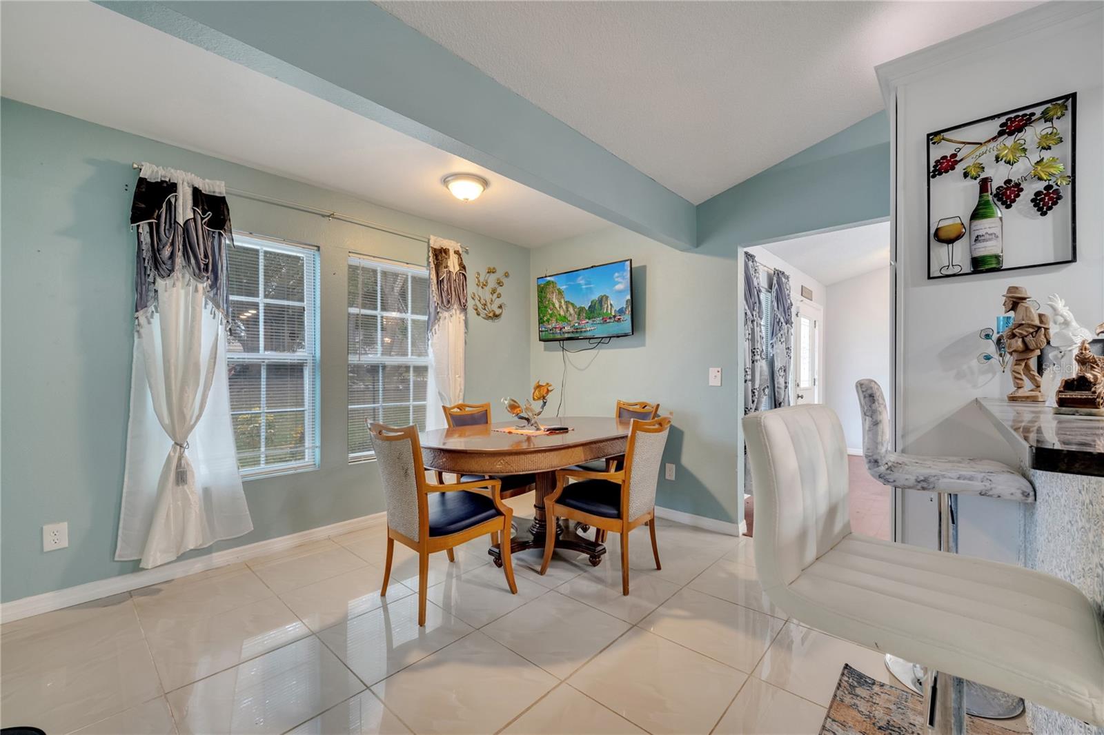 Image 3 of 20 For 6017 Brookhill Court