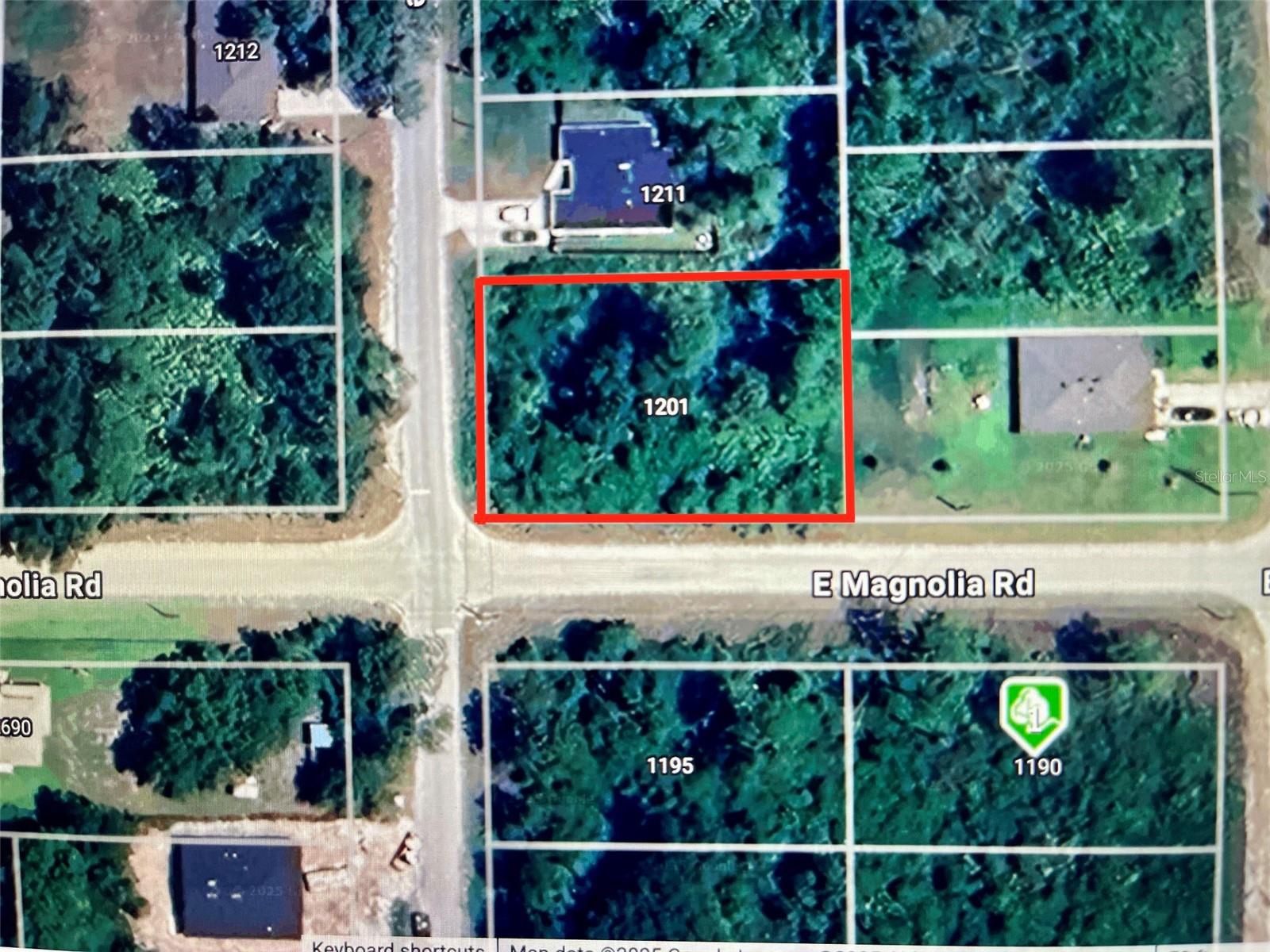 Listing Details for 1201 8th Avenue, DELAND, FL 32724