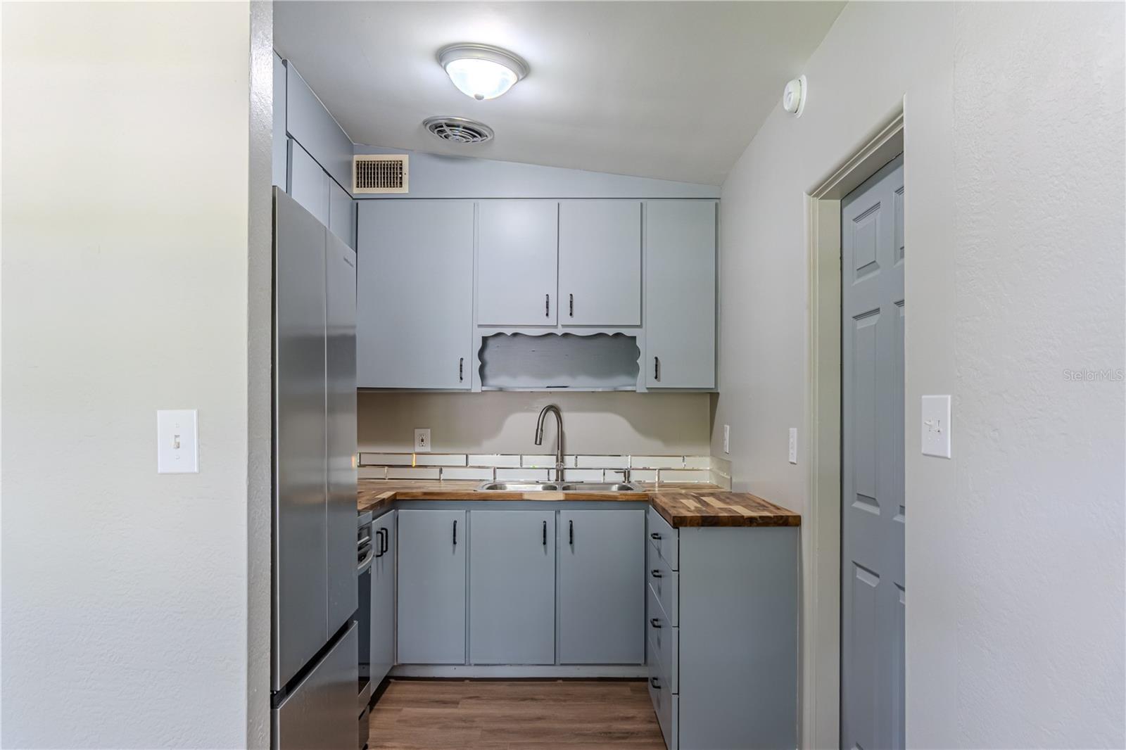 Image 11 of 33 For 6203 Candlewood Lane