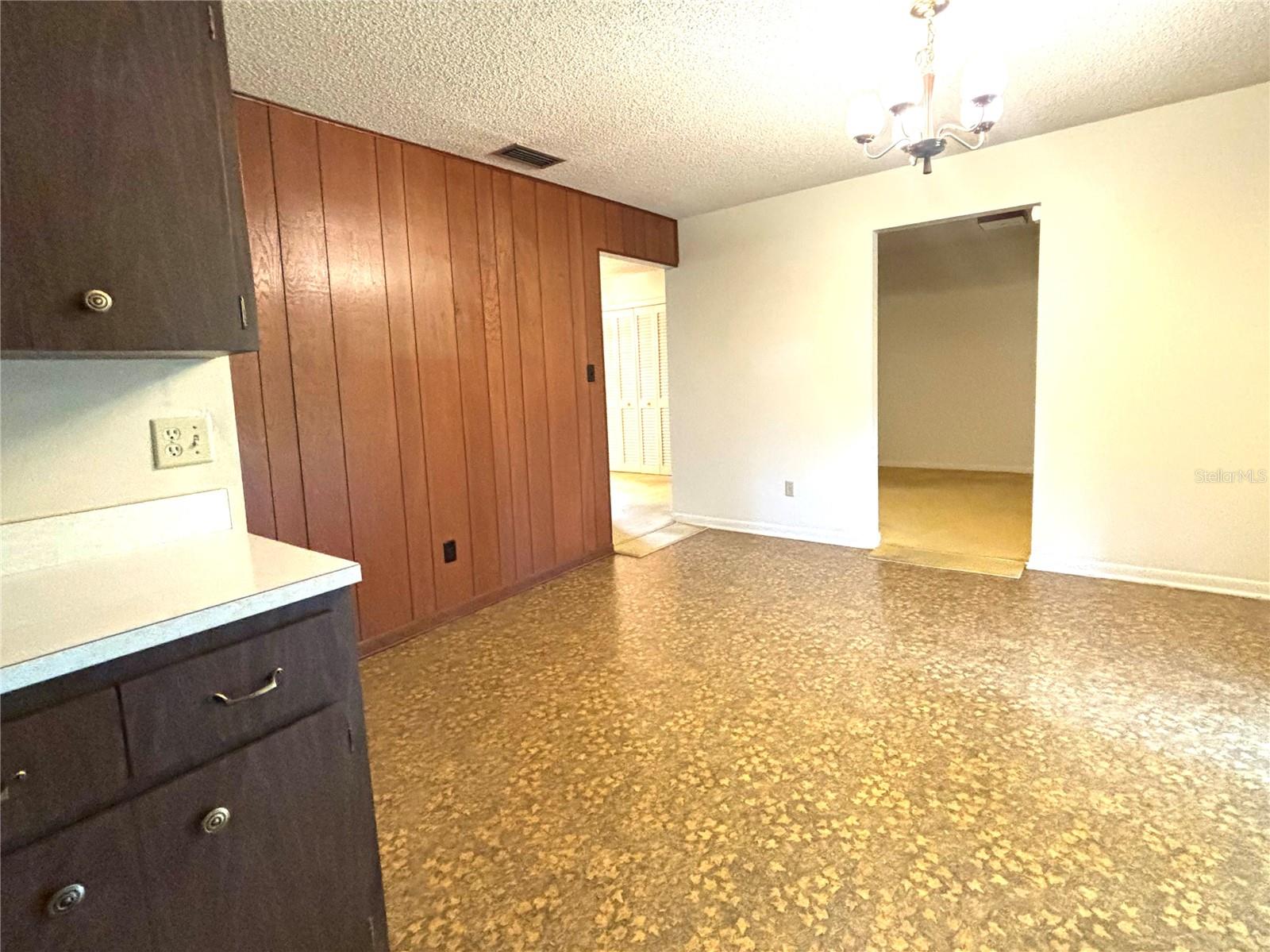 Image 7 of 12 For 4640 Chateau Road