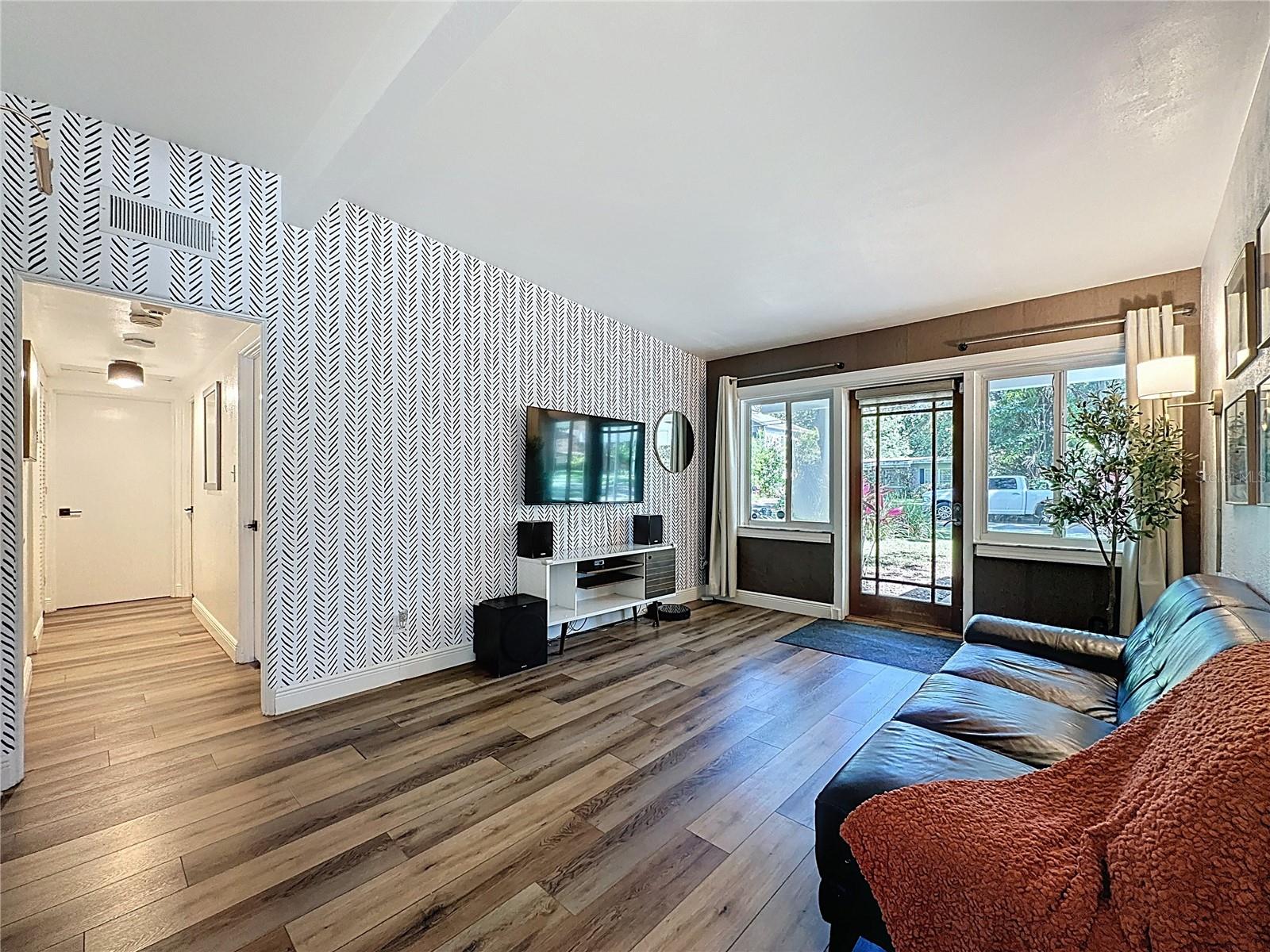 Image 11 of 49 For 2114 Mount Vernon Street
