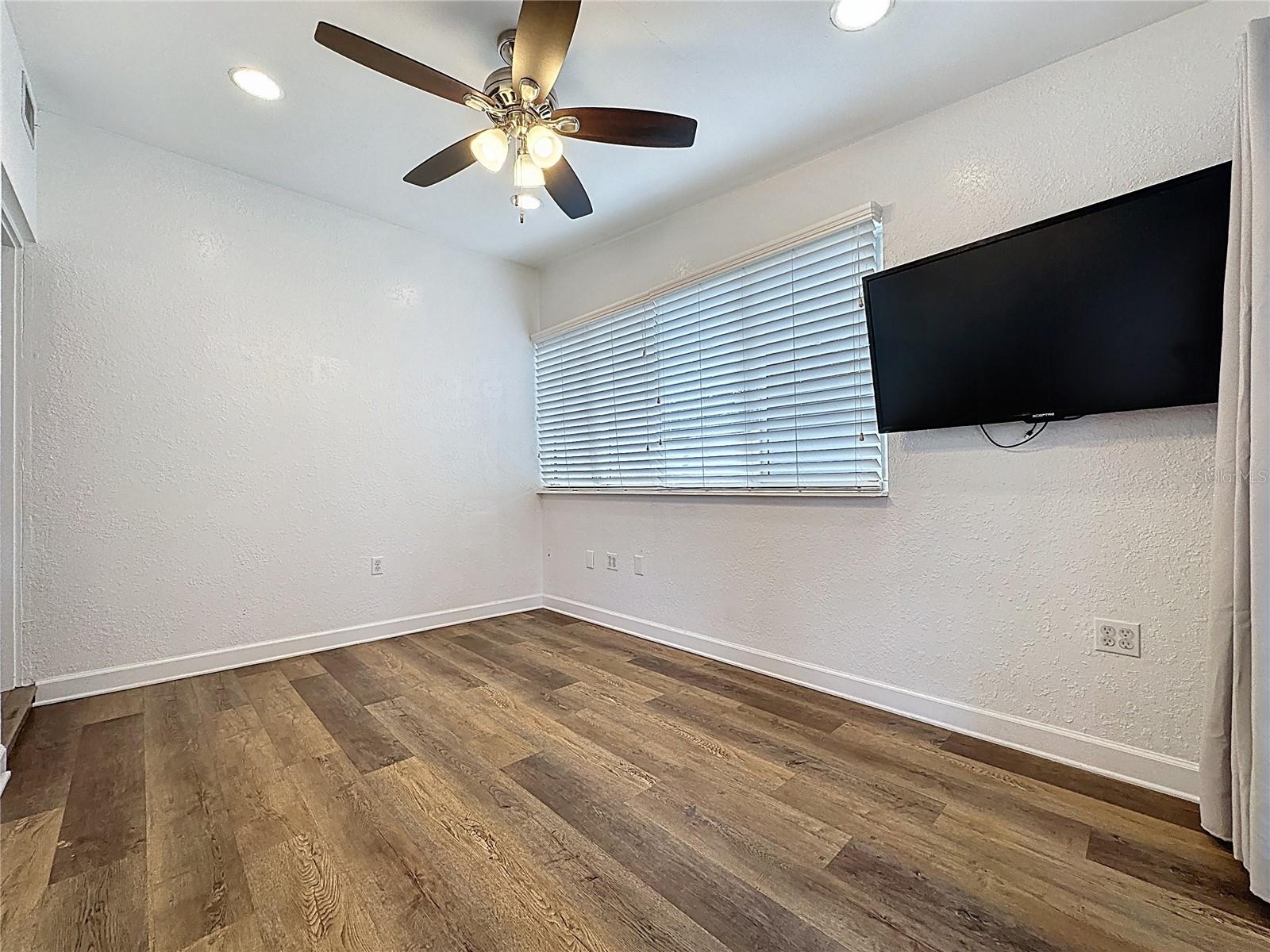 Image 18 of 49 For 2114 Mount Vernon Street