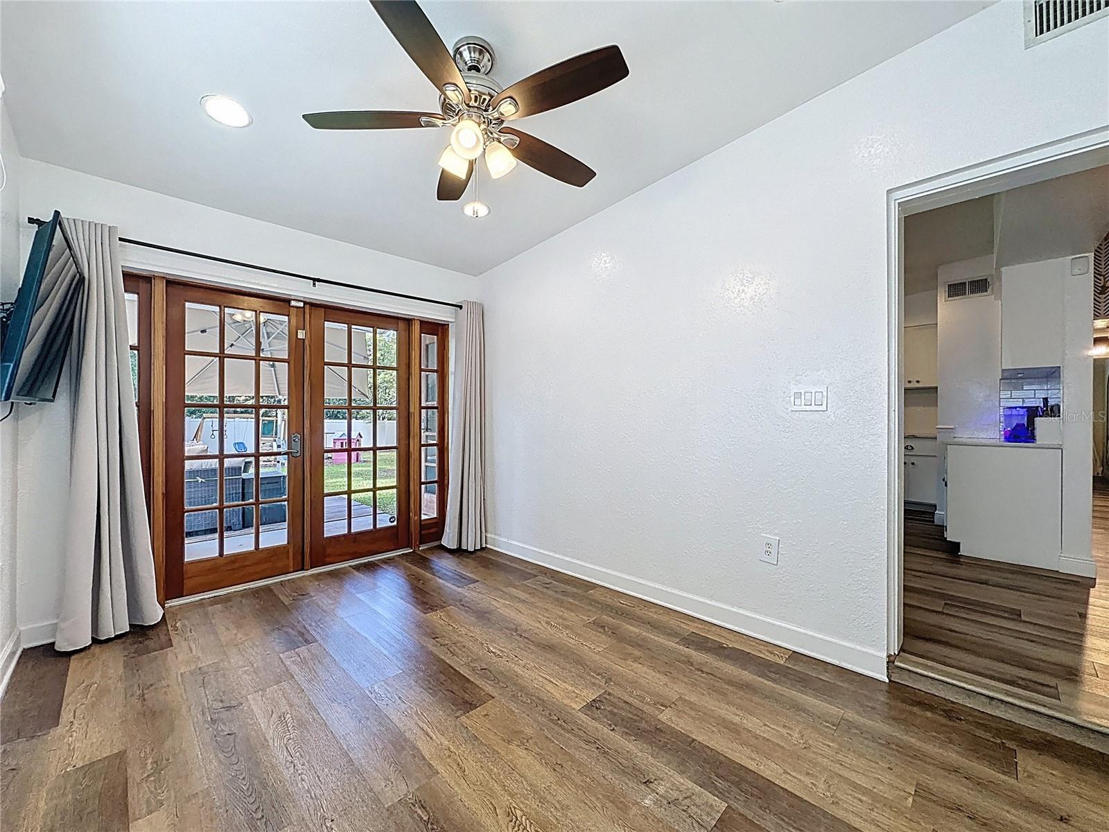 Image 19 of 49 For 2114 Mount Vernon Street