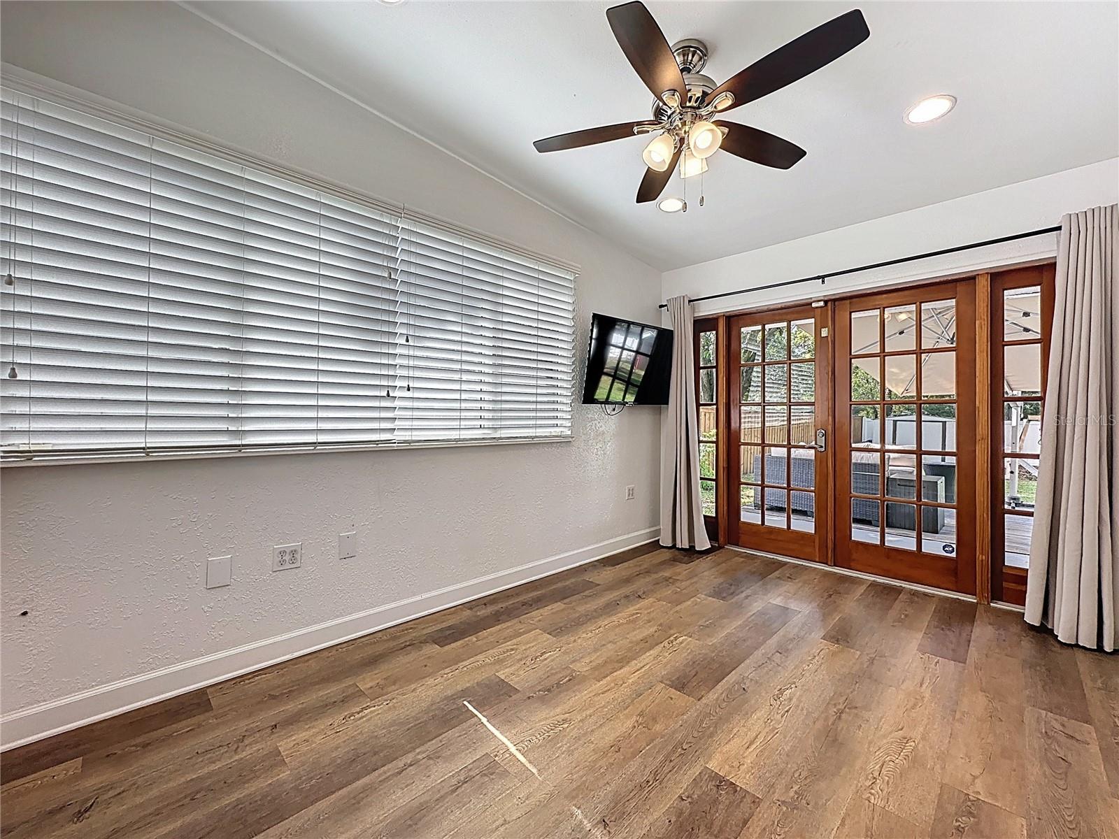 Image 20 of 49 For 2114 Mount Vernon Street