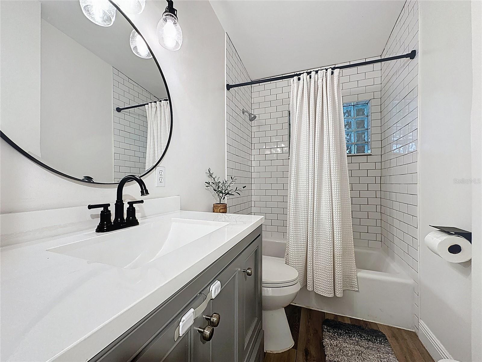 Image 22 of 49 For 2114 Mount Vernon Street