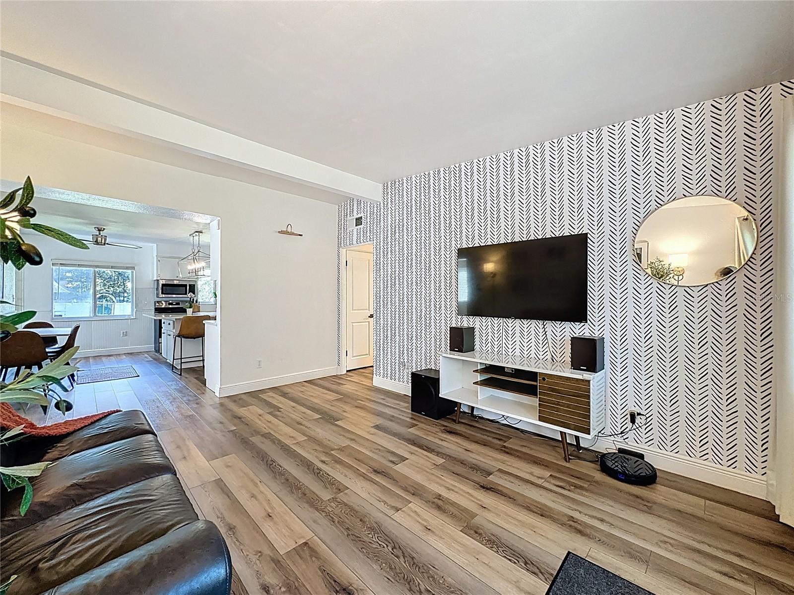 Image 7 of 49 For 2114 Mount Vernon Street