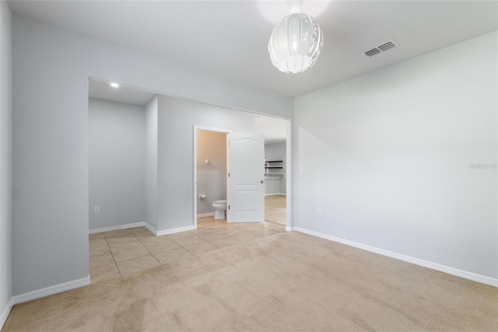 Image 12 of 74 For 372 Willet Street