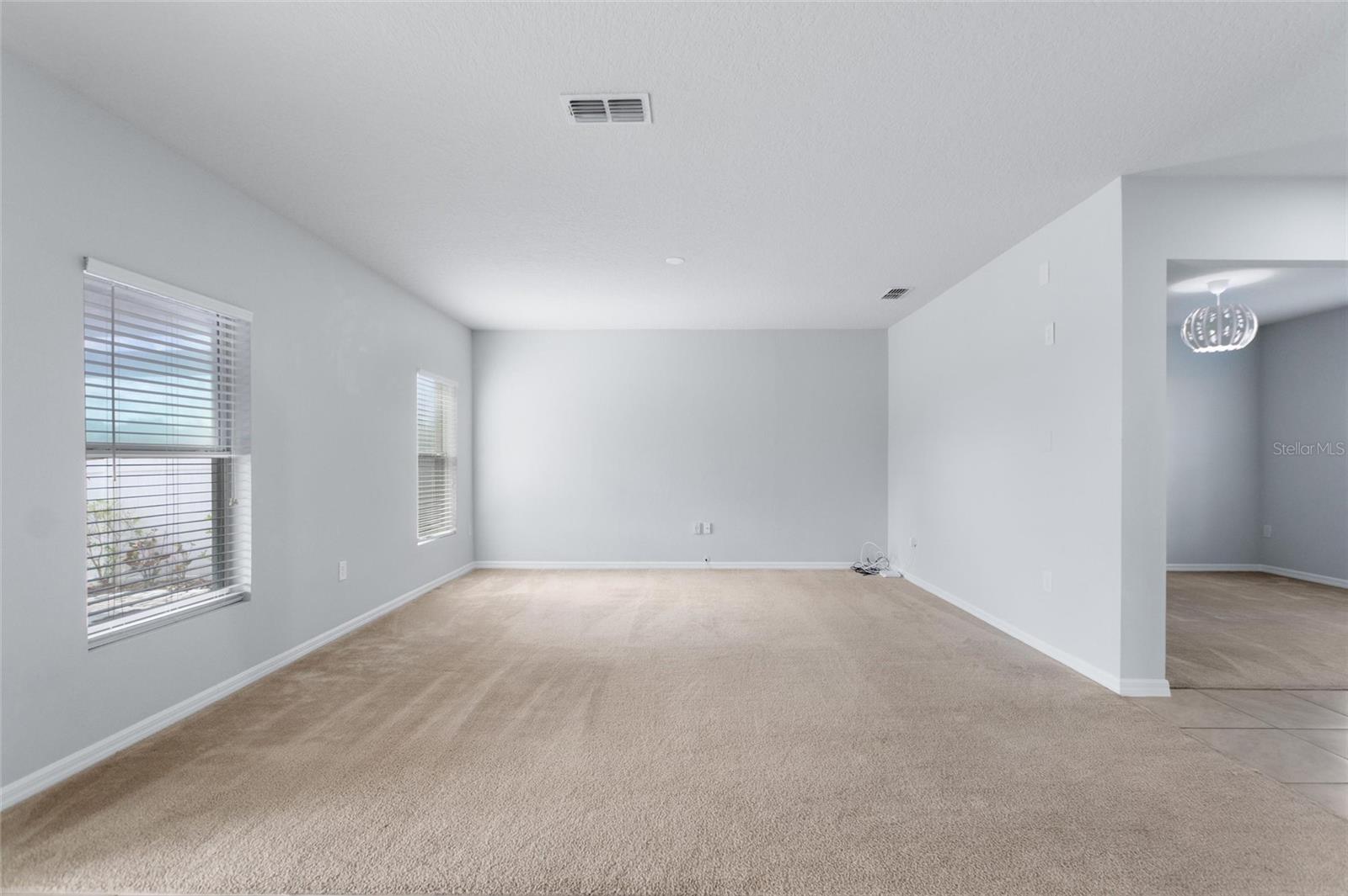 Image 15 of 74 For 372 Willet Street