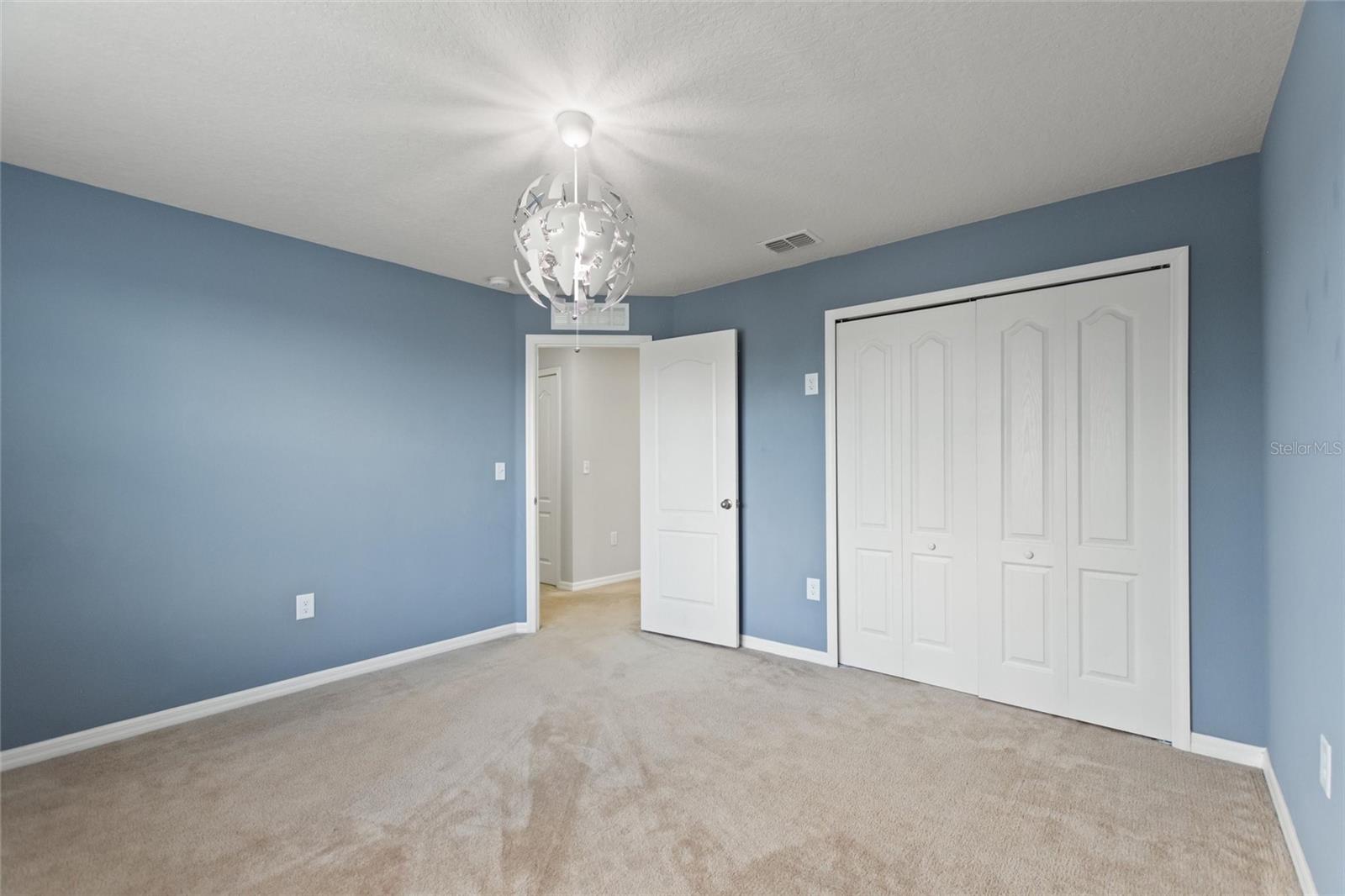 Image 30 of 74 For 372 Willet Street