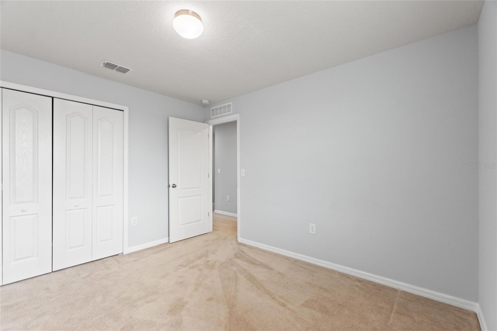 Image 32 of 74 For 372 Willet Street