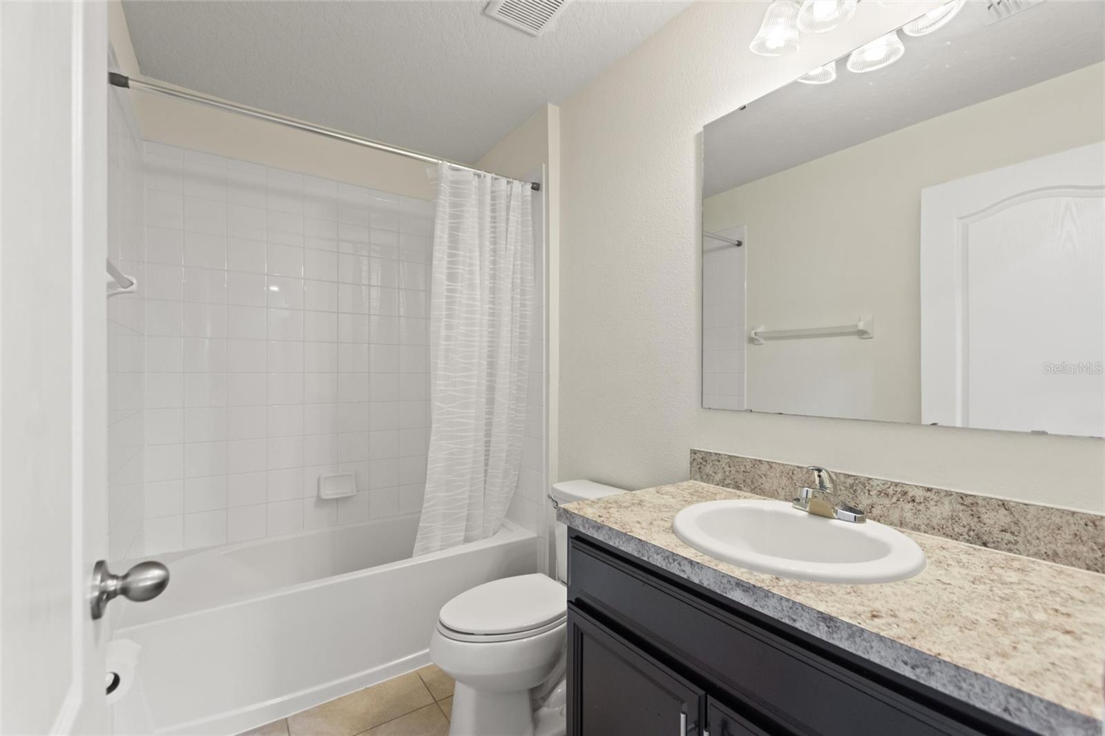 Image 33 of 74 For 372 Willet Street