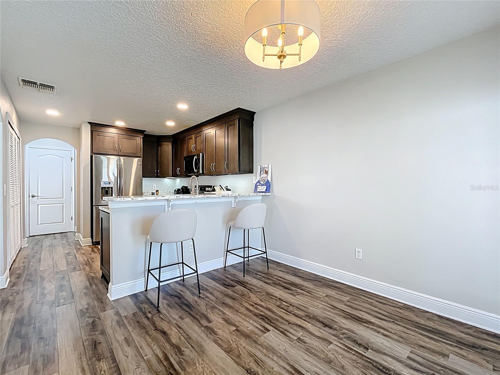 Image 12 of 33 For 15326 Beamleigh Road