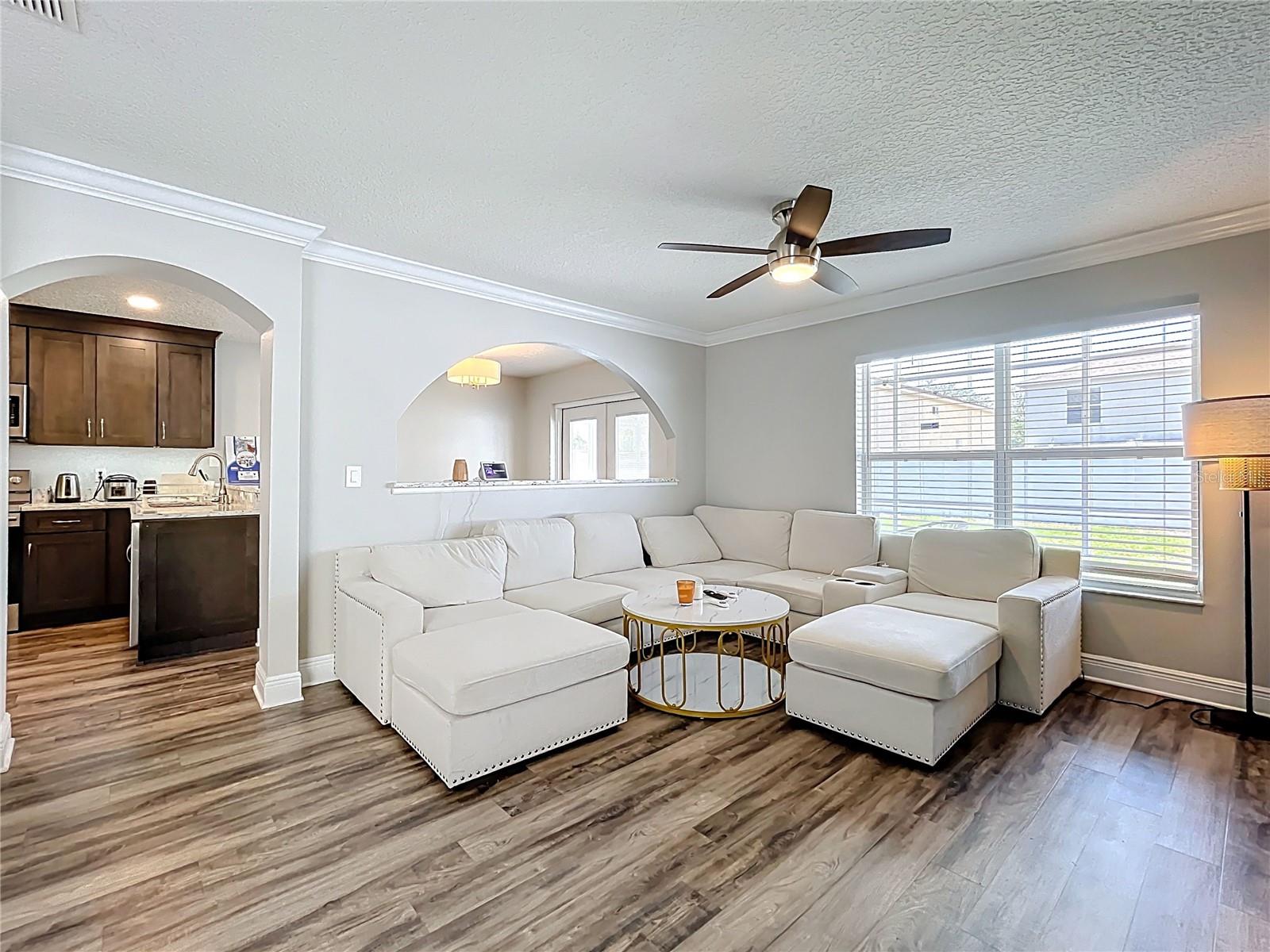 Image 4 of 33 For 15326 Beamleigh Road