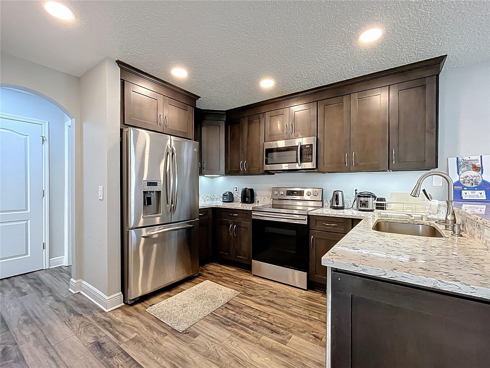 Image 6 of 33 For 15326 Beamleigh Road