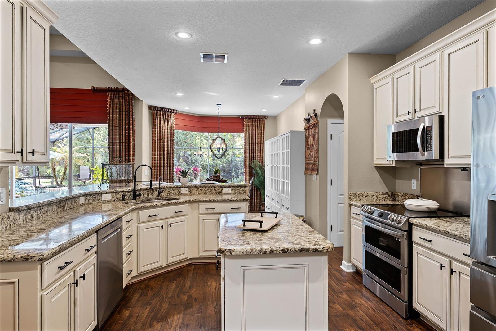 Image 12 of 56 For 162 Seville Chase Drive