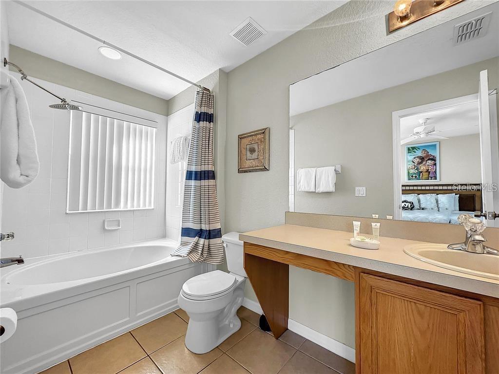 Image 7 of 11 For 4031 Calabria Avenue