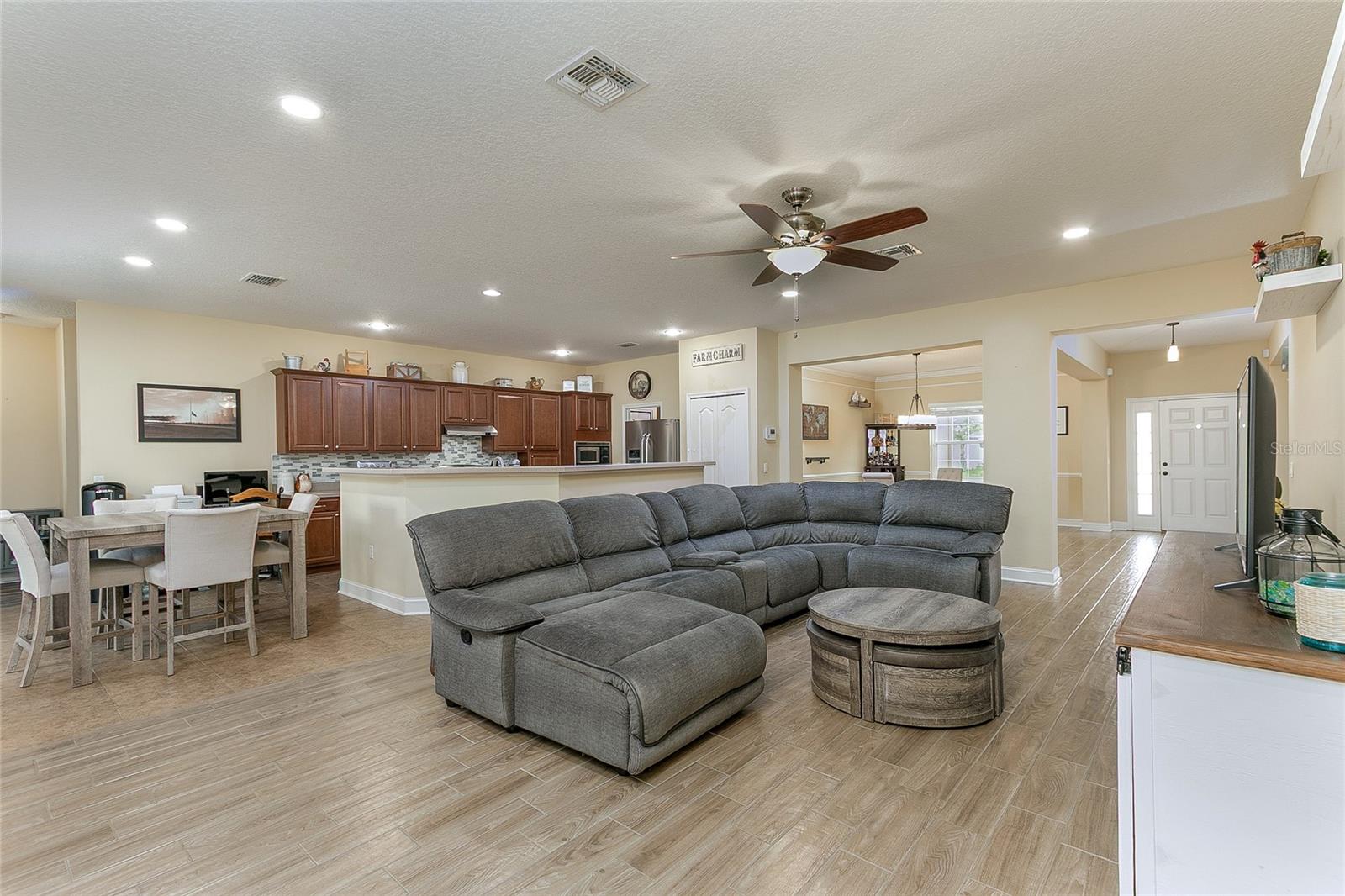 Image 20 of 53 For 420 Tulipwood Lane