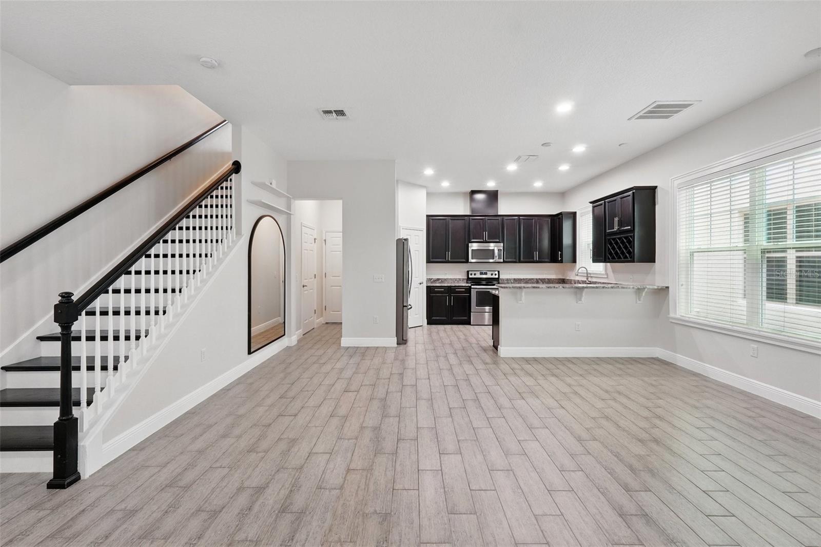 Image 7 of 37 For 9389 Meadow Hunt Way