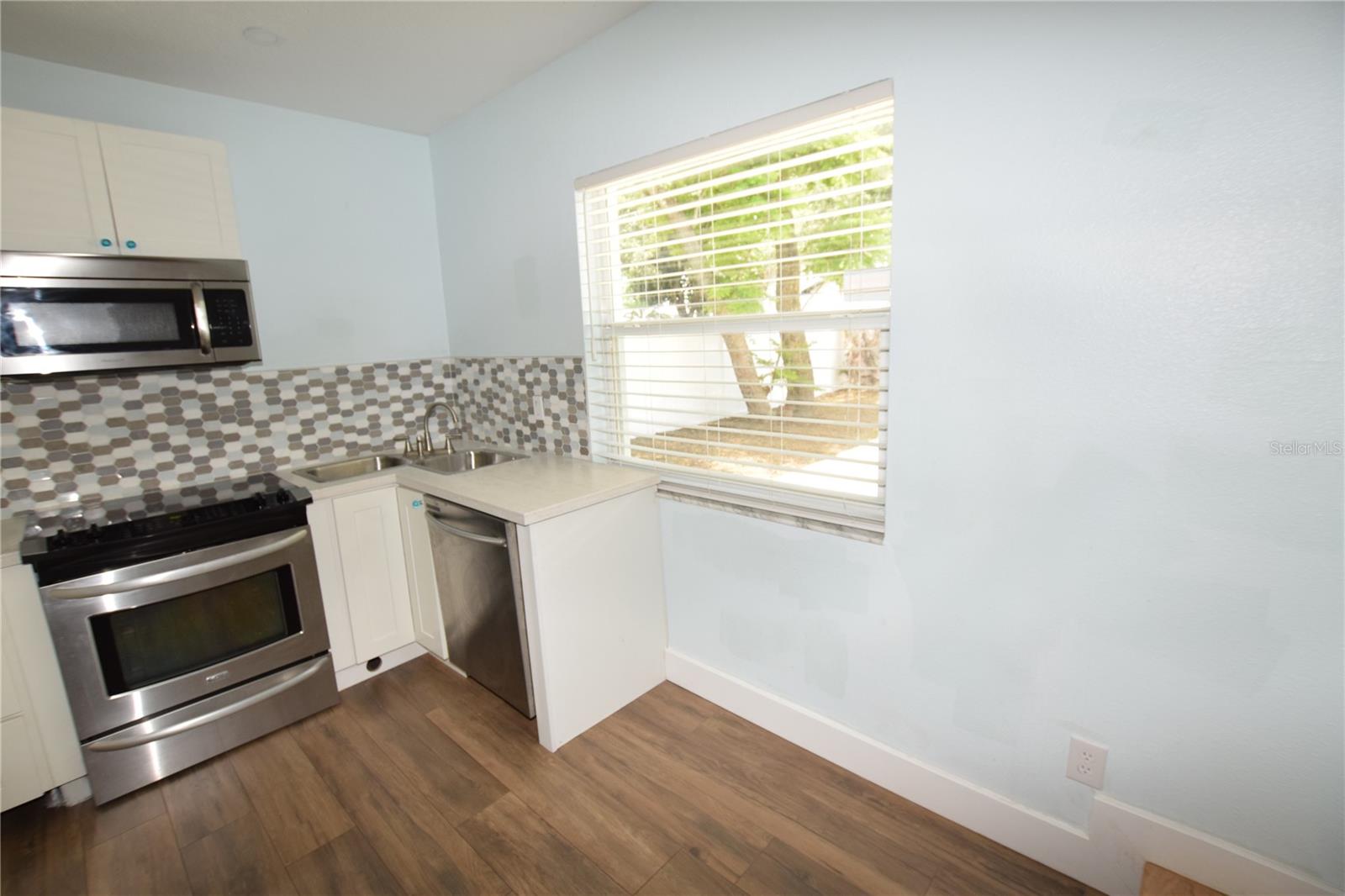 Image 14 of 29 For 2212 Hoffner Avenue