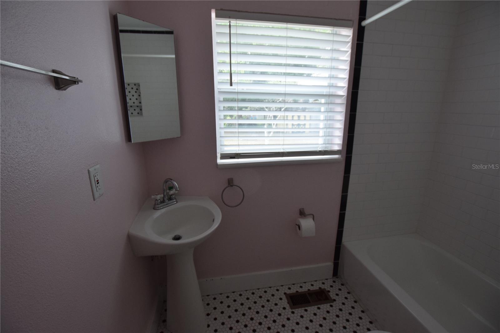 Image 23 of 29 For 2212 Hoffner Avenue