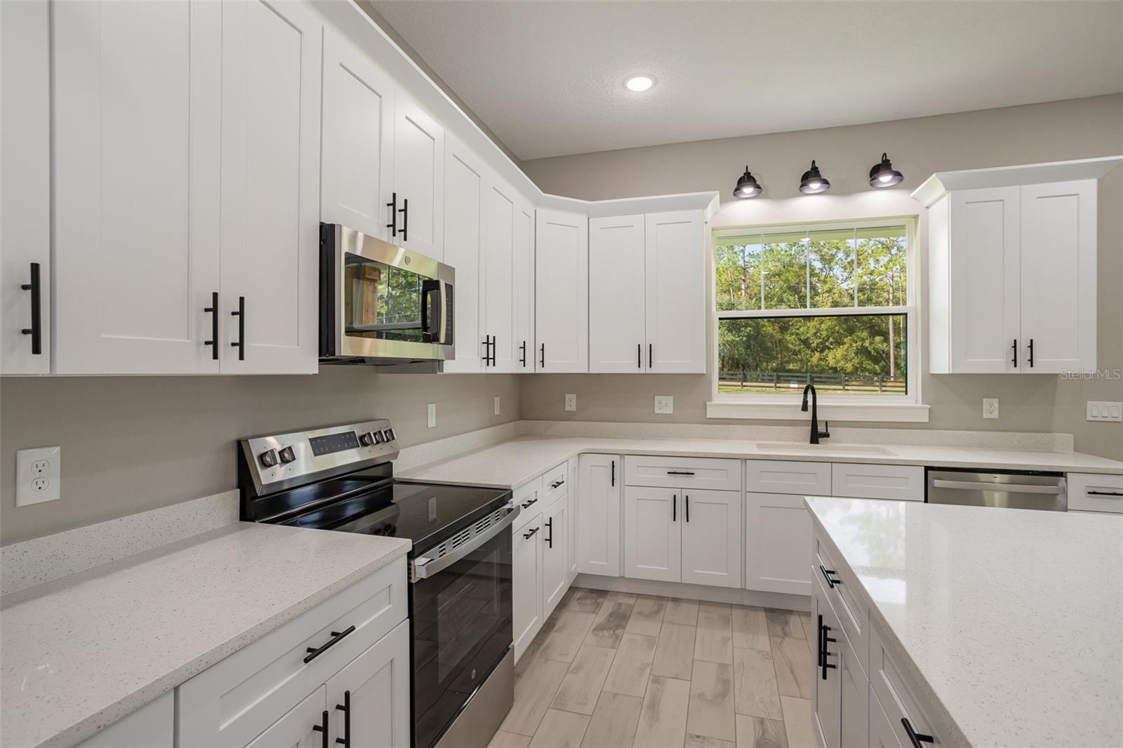 Image 6 of 20 For 7195 125 Terrace Road