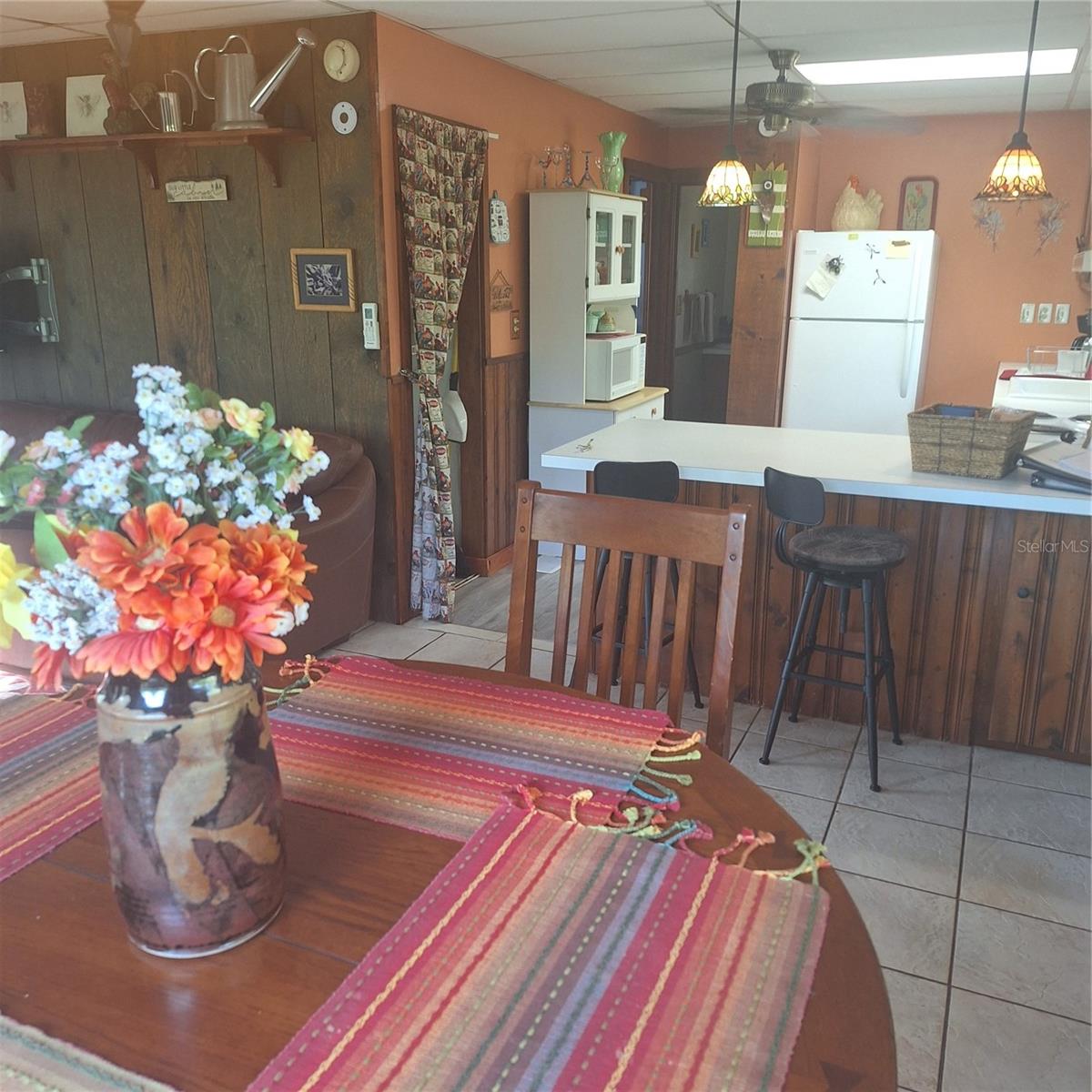 Listing photo id 15 for 5148 Cyril Drive